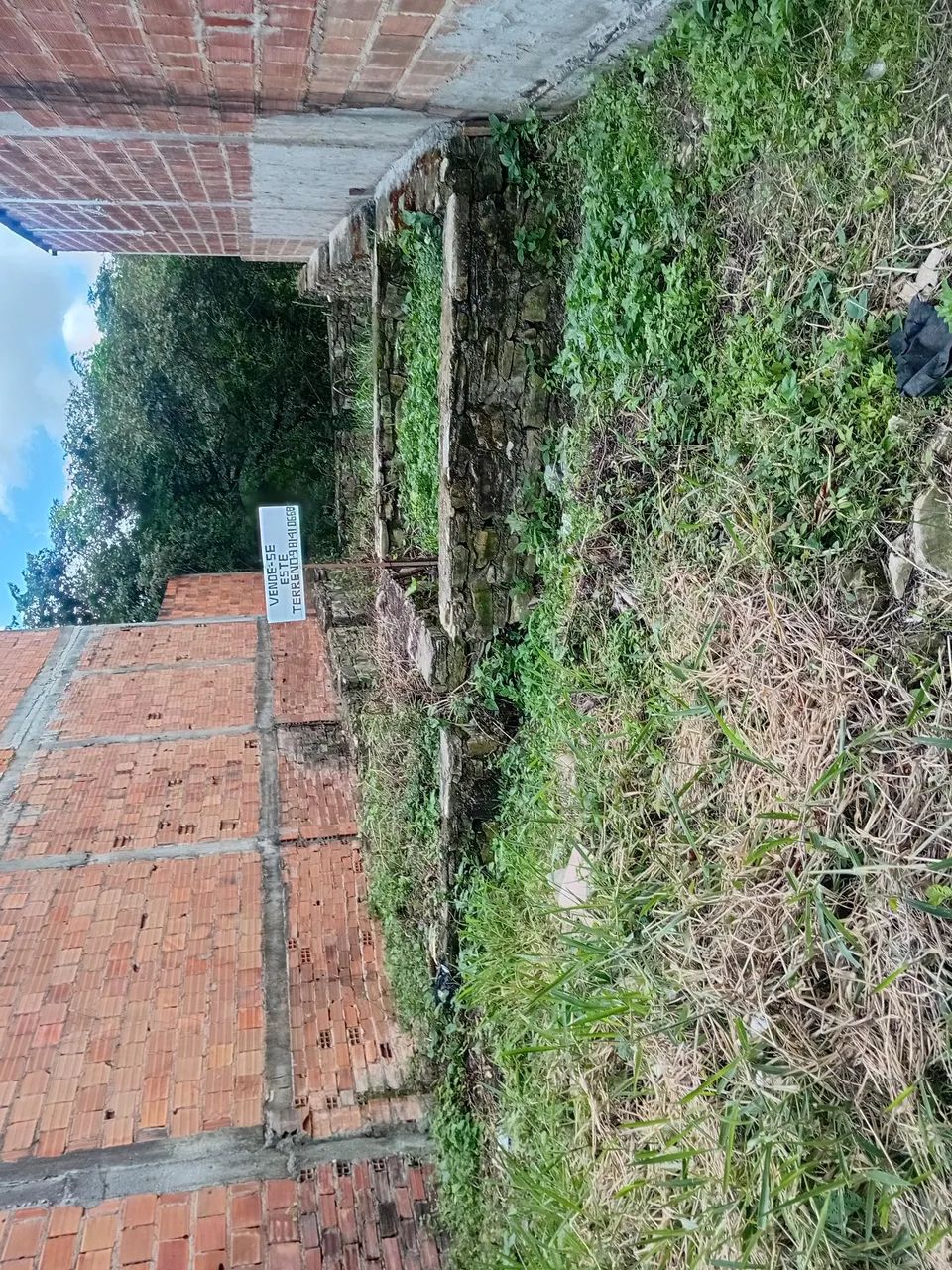 VENDE-SE TERRENO 