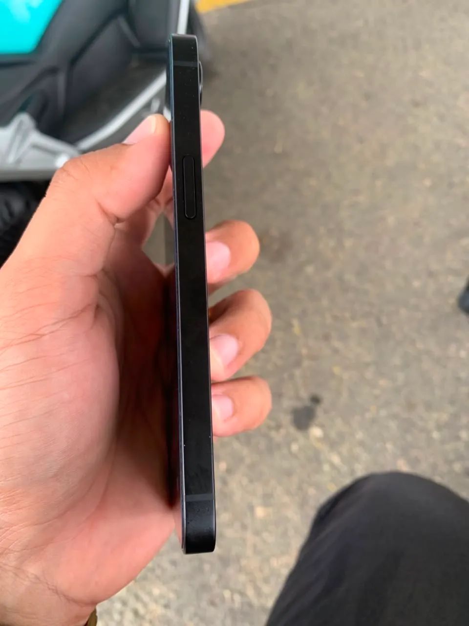 iPhone 16e