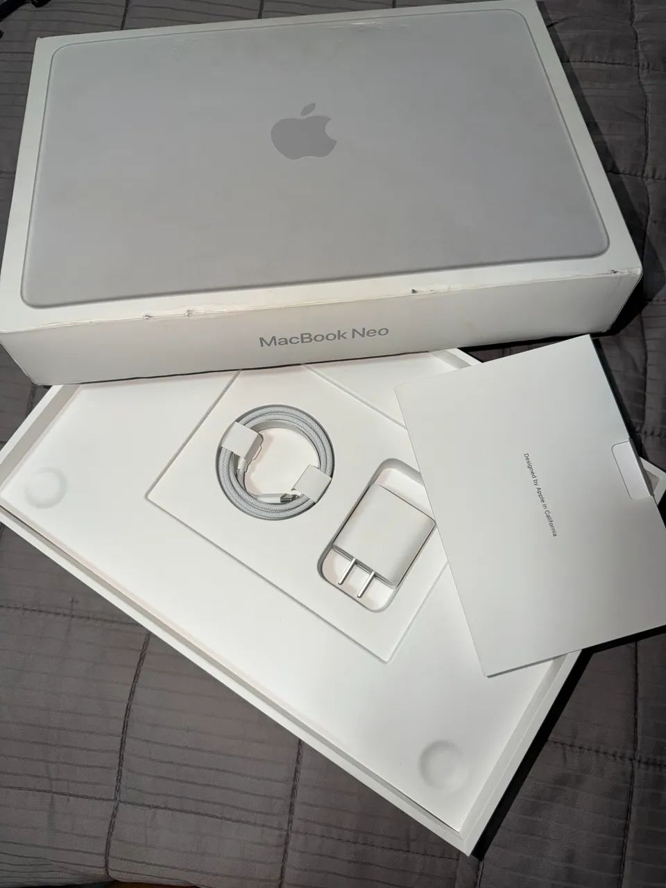 MacBook Neo 512 GB prata  - Foto 2