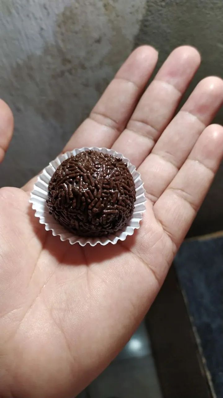 Doces para festas revenda de Brigadeiros - Foto 2