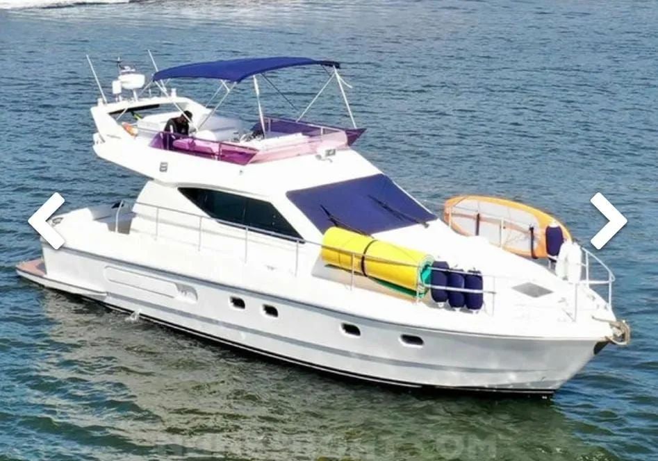 Alugo lancha 43 pés em Balneário Camboriú 