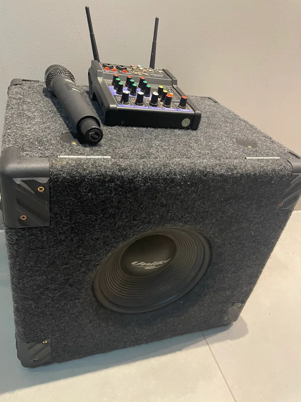 Caixa De Som Completa + Mesa Karaokê Bluetooth + 2 Microfones Sem Fio