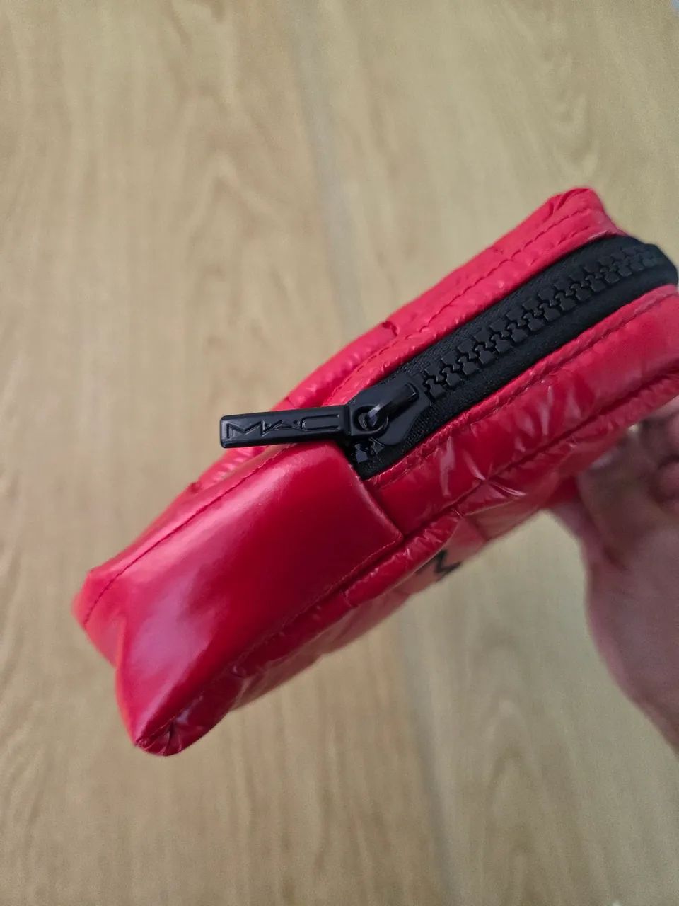 necessaire mac puffer vermelha - Foto 4