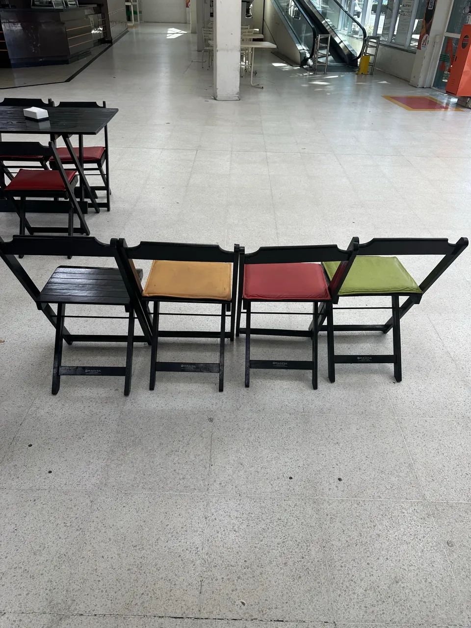 Cadeiras seminovas - Foto 2