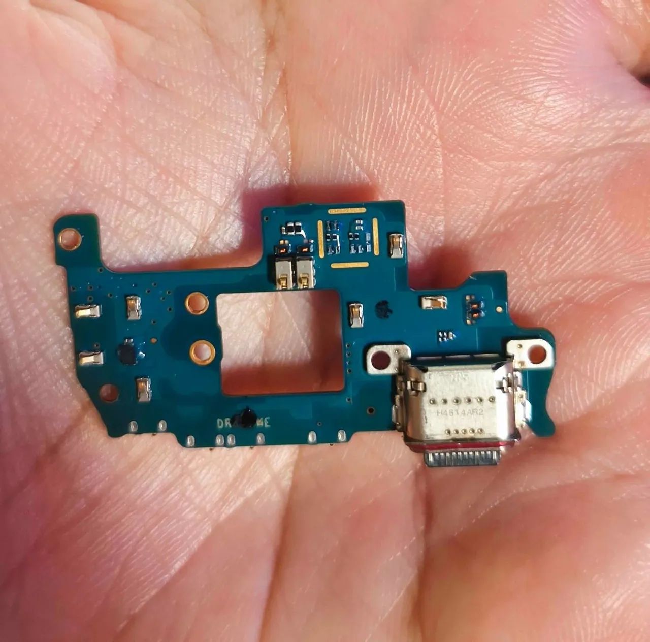 Placa Conector de Carga Galaxy S23 FE Original Samsung Retirada Semi Nova - Foto 2