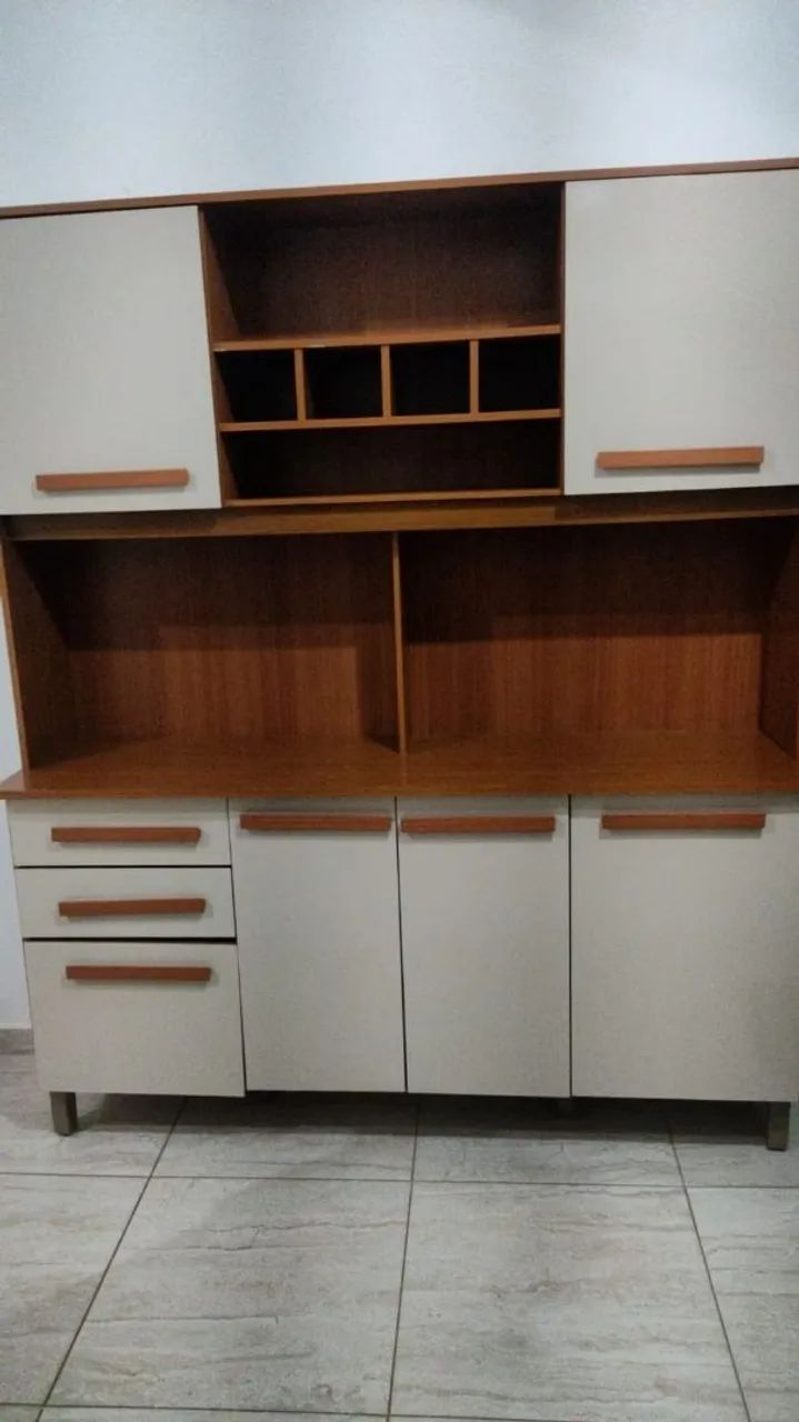 Vendo armário de pé 