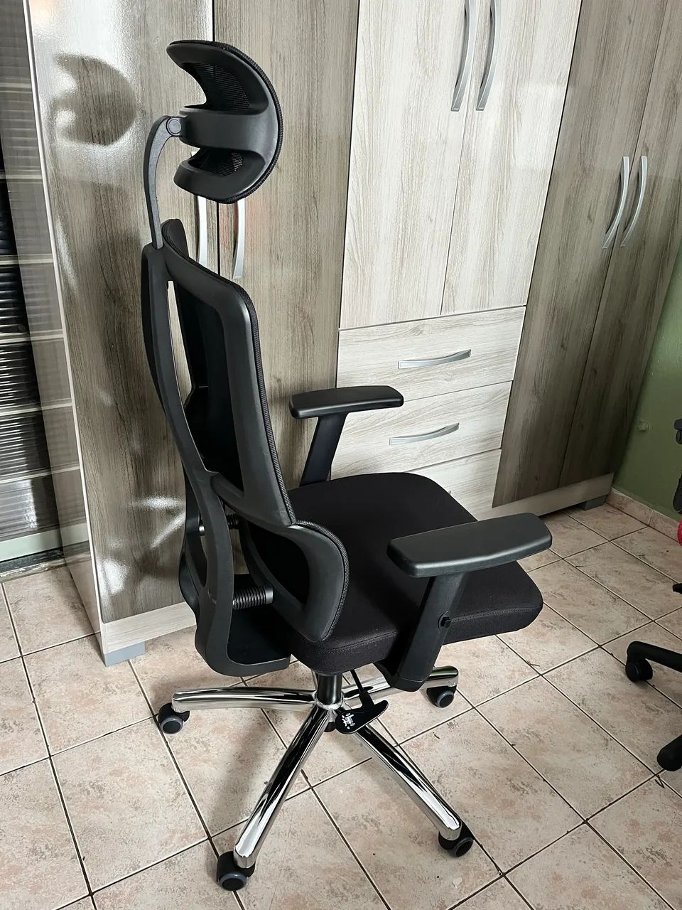 Vendo Cadeira ergonômica Comfy Ergoboost - Foto 2