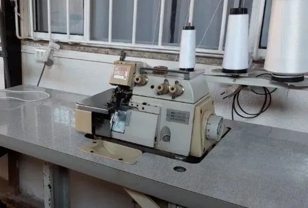 Overloque - Máquina de costura  - Foto 2