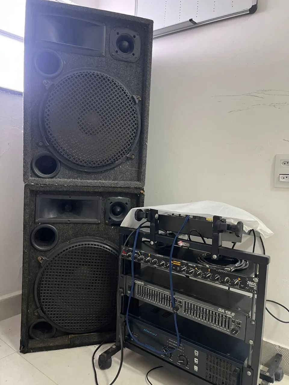 VENDO EQUIPAMENTO COMPLETO DE SOM R$2.000,00 - Foto 2
