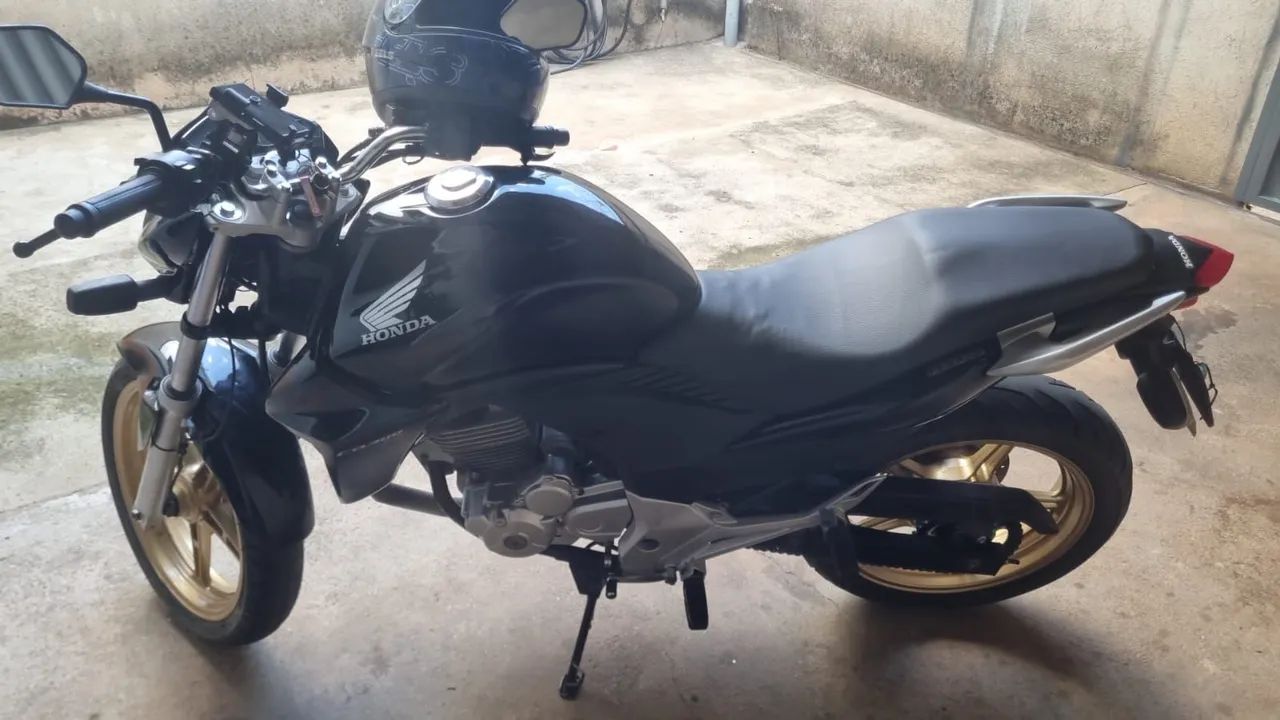CB300  - Foto 2