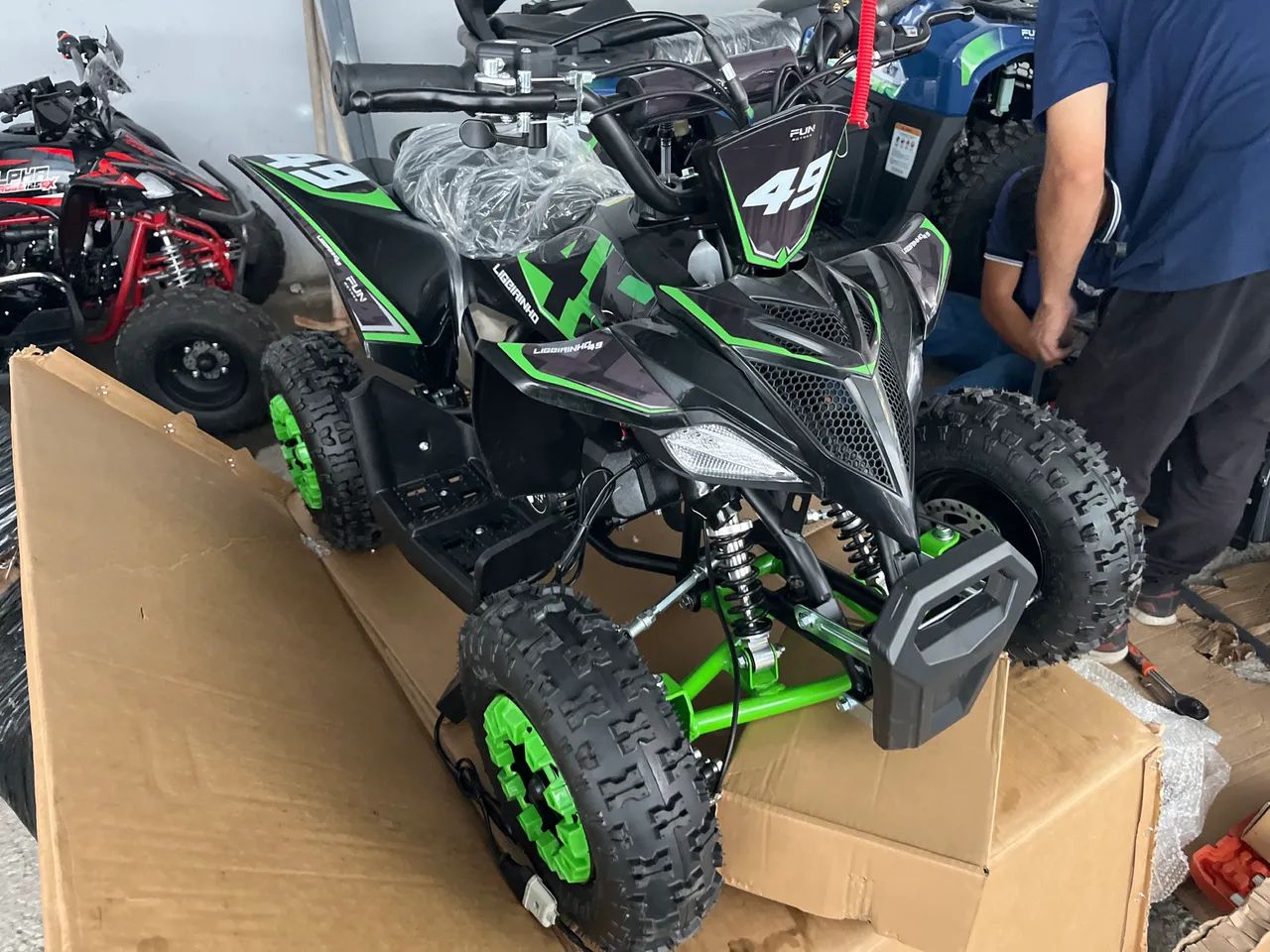Mini quadriciclos com partida elétrica