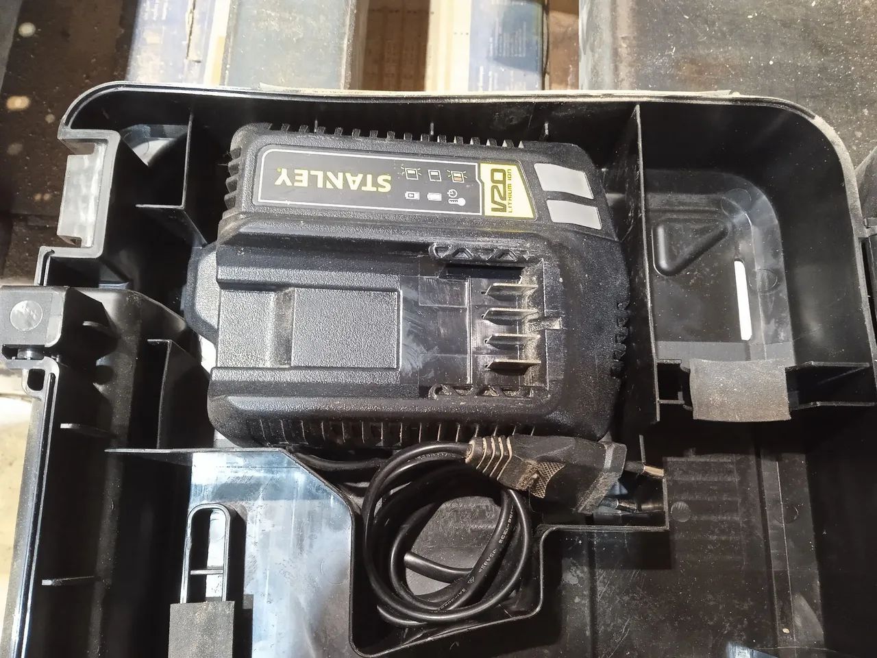 Parafusadeira Stanley fatmax 20v  - Foto 3
