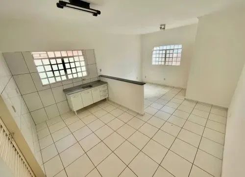 CASA A VENDA BEM LOCALIZADA NO PAAR  - Foto 2