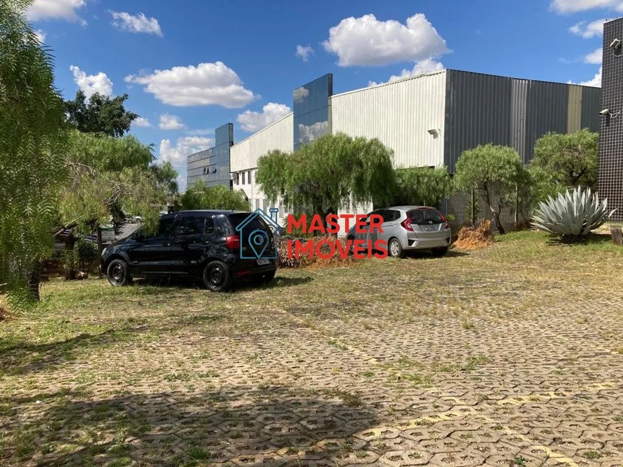 ÓTIMO GALPÃO DE 1.375 METROS - Foto 2