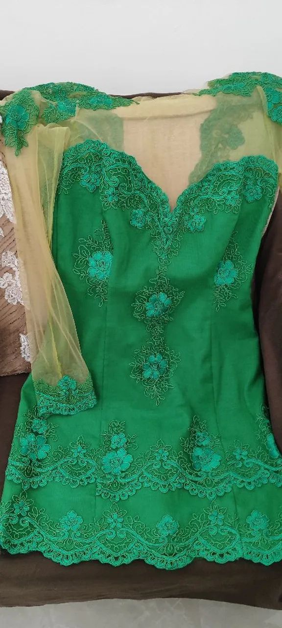 Lote de Vestidos de festas seminovos  - Foto 2