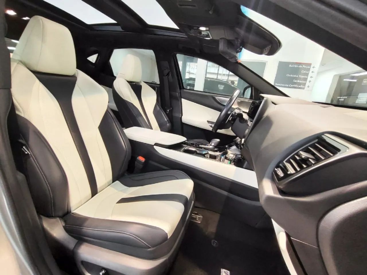 Lexus NX-350h F-sport 2.5 16V Aut. (hybrid), foto 14 de 17