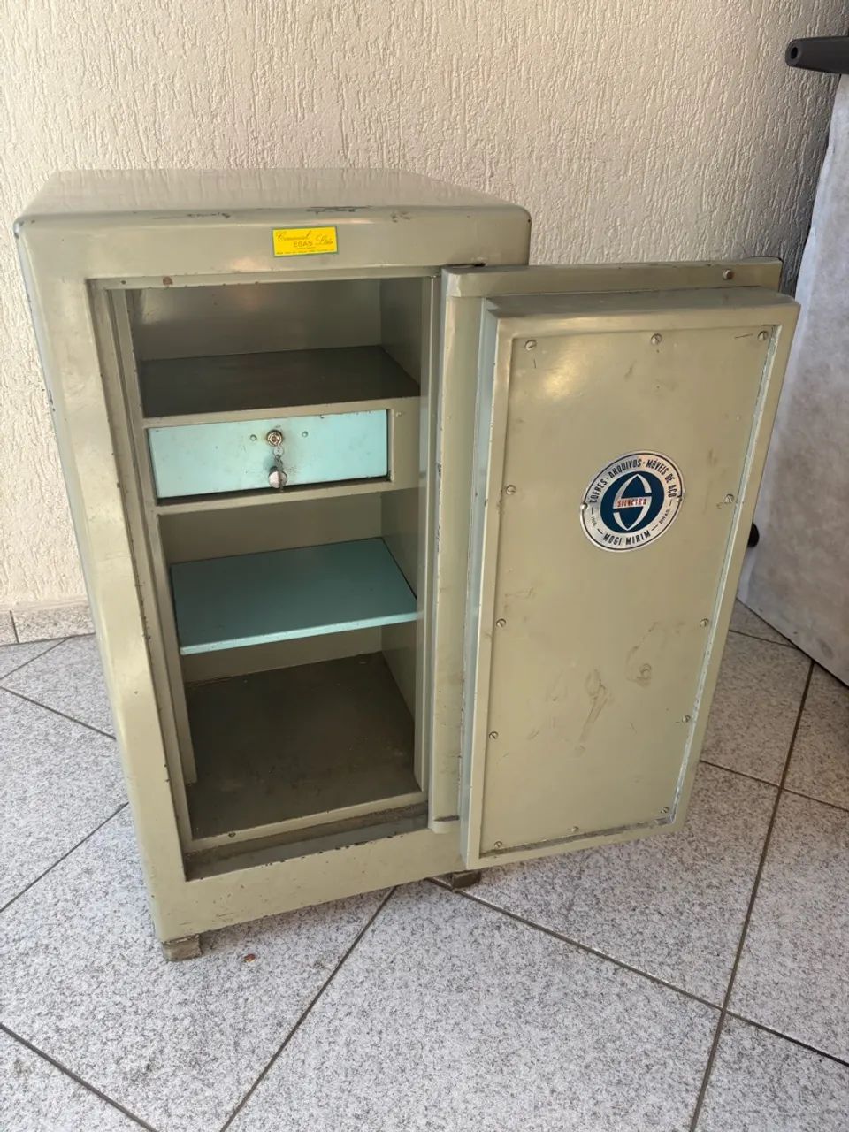 Vendo cofre concretado com chave e senha  - Foto 2