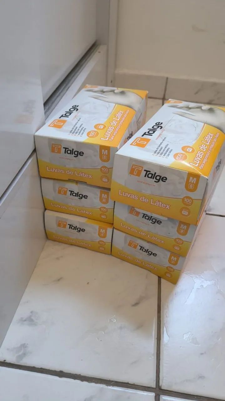 Kit luvas 6 caixas (600par) e máscara 5 caixas (250)