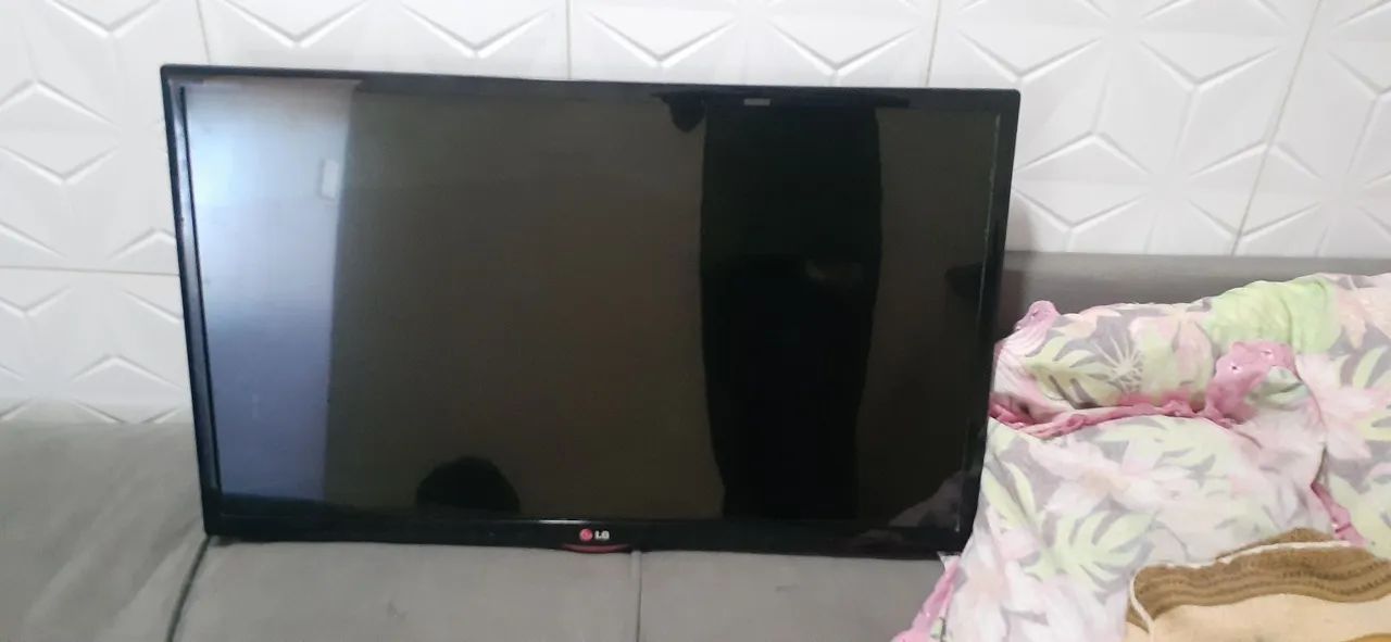 Tv lg 32 polegadas pra retirada de peças 