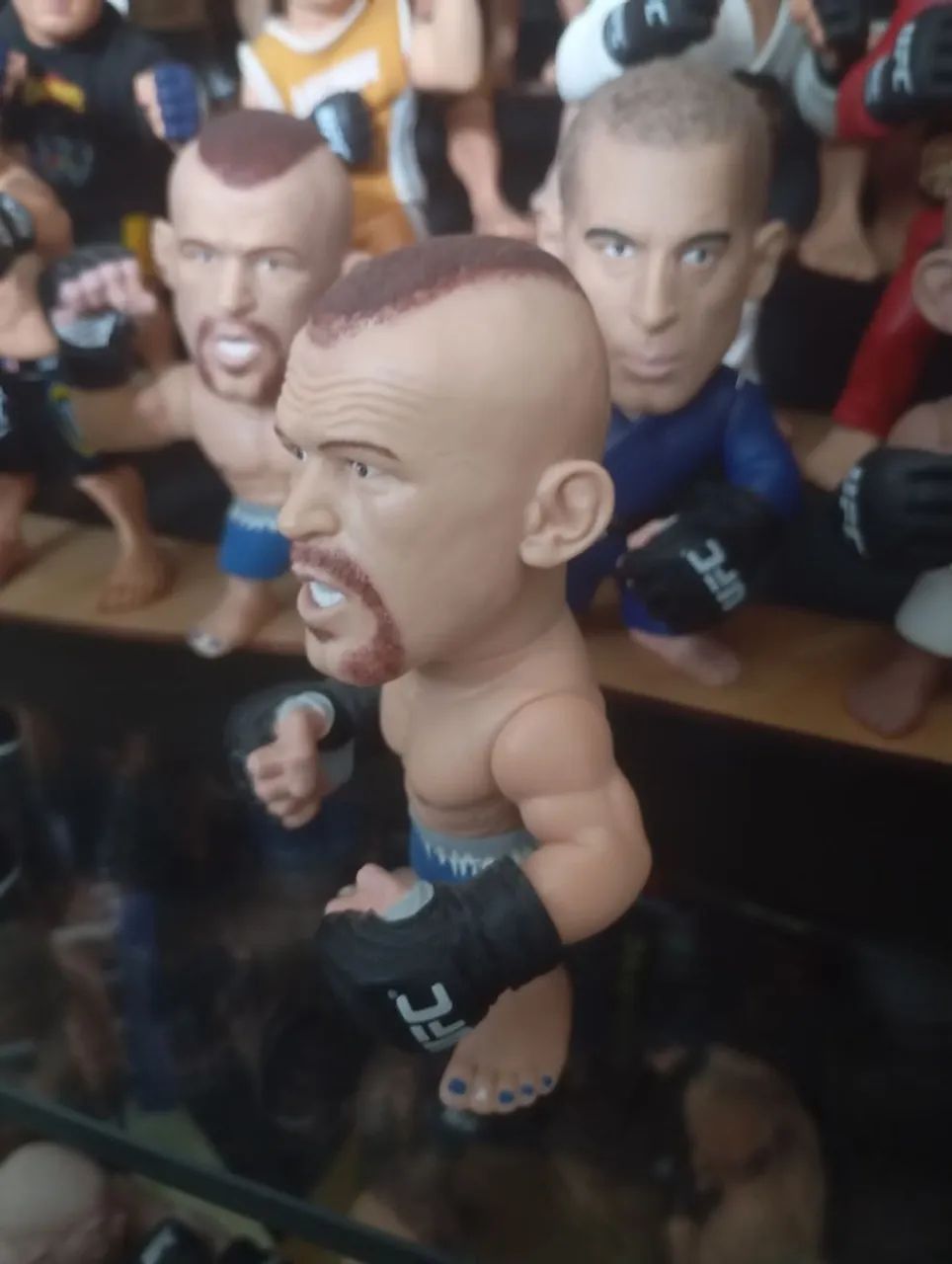 Boneco UFC Titans Chuck Liddell Vinyl - Foto 3