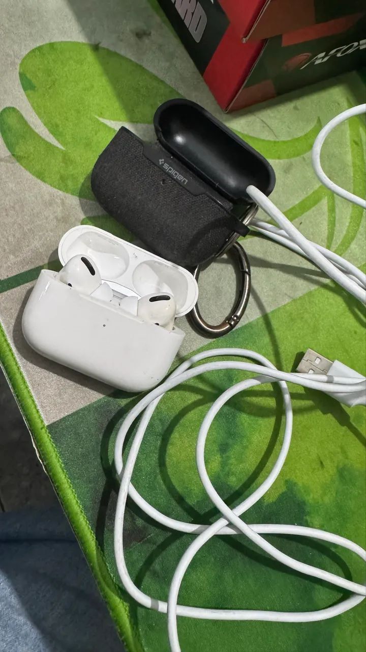 AirPods Pro 1a geração original funcionando perfeitamente