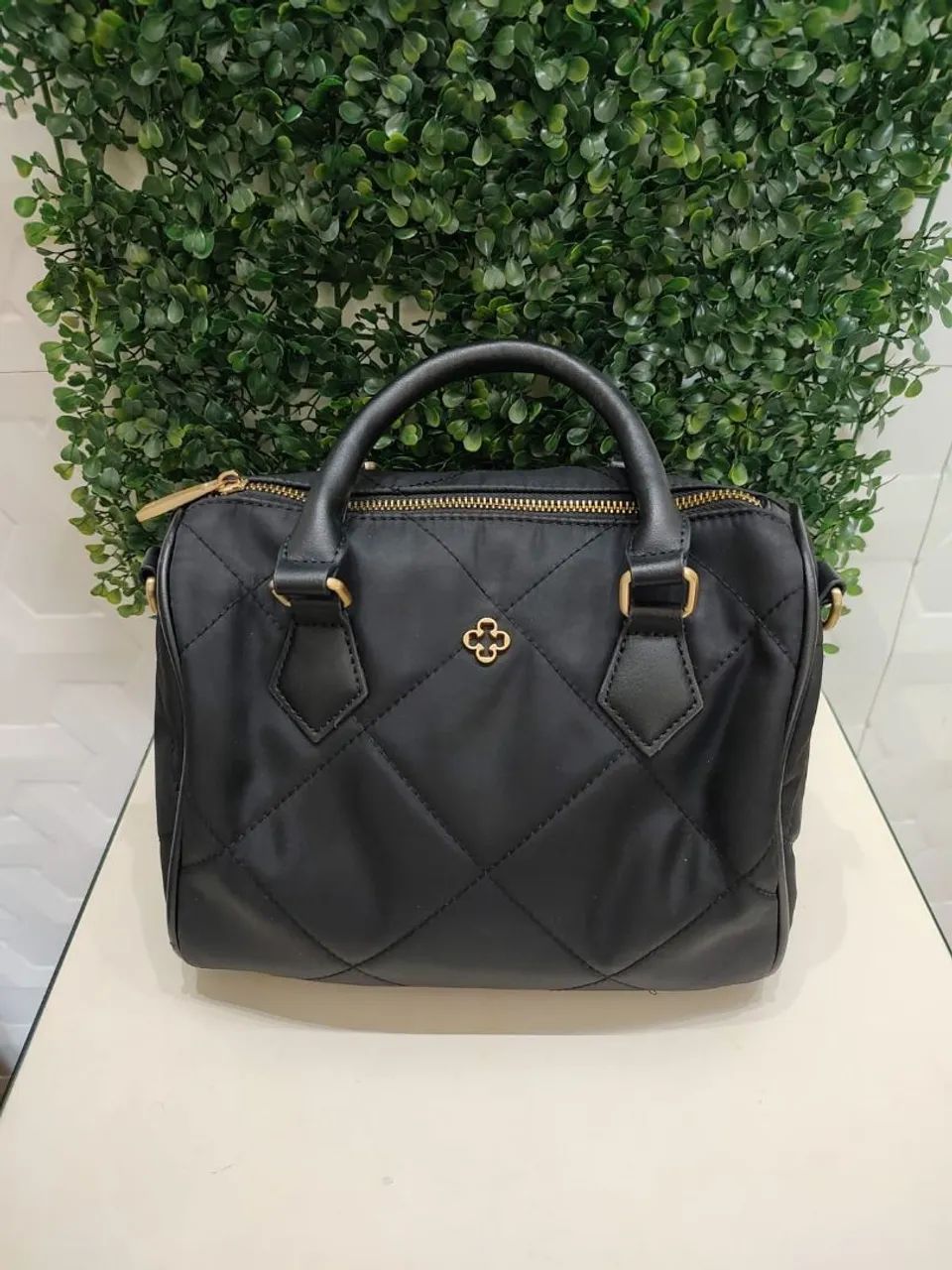 Bolsa baú mão preta Capodarte couro tecido braço 