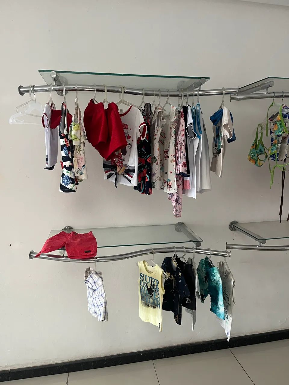 Araras para roupas ou loja - Foto 2