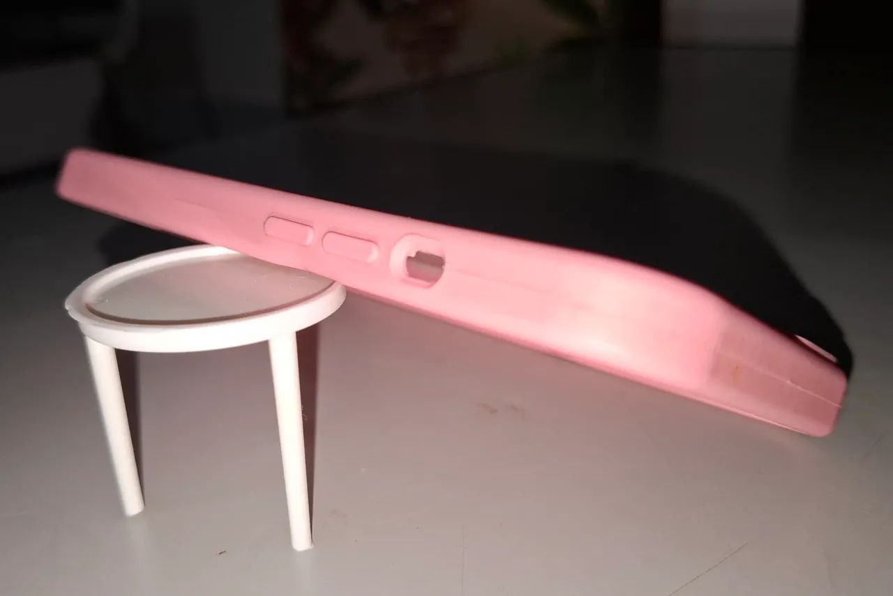 Capinha para iPhone 13 rosa de silicone!!! - Foto 4