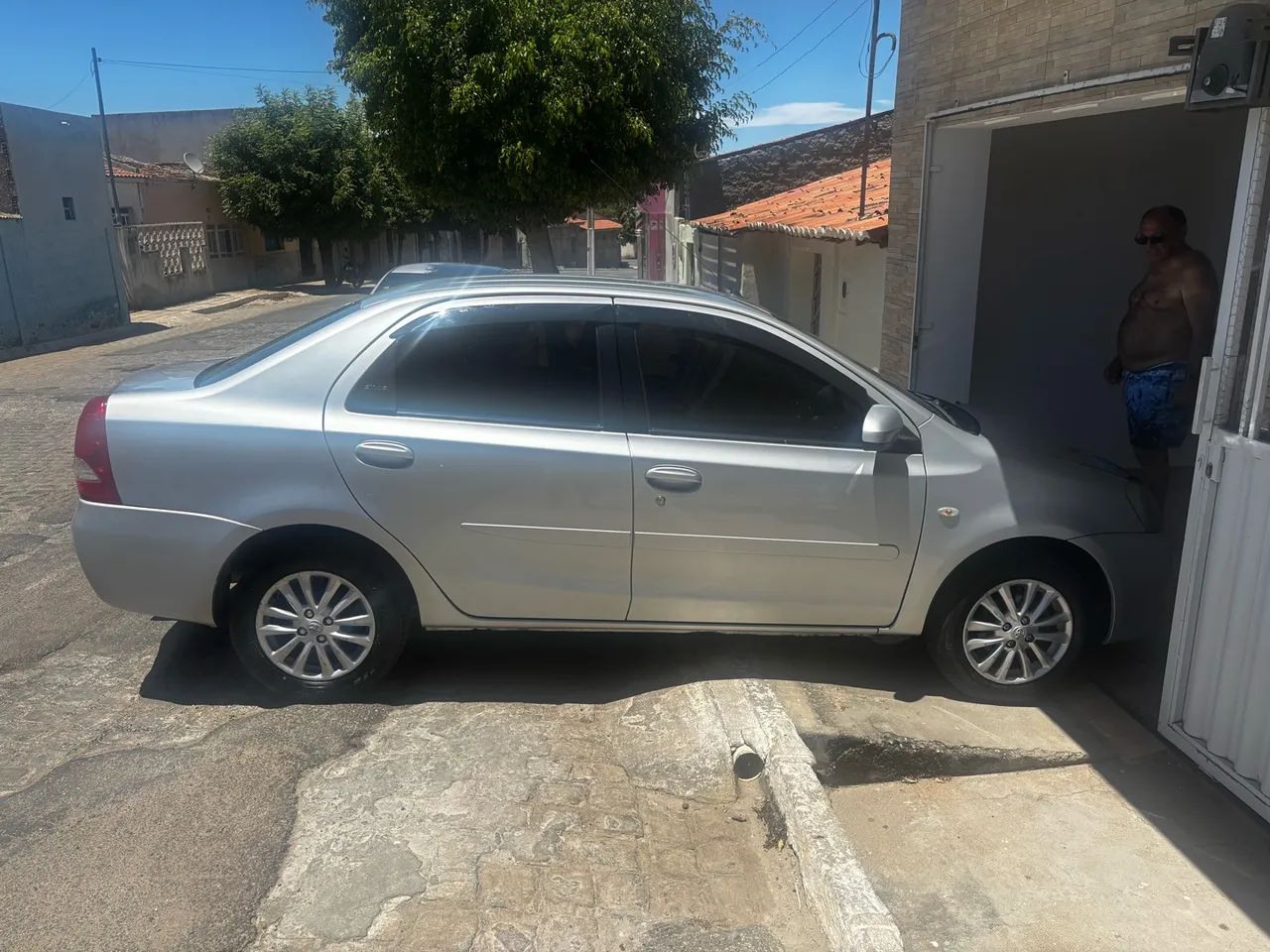 Toyota Etios ETIOS XLS Sedan 1.5 Flex 16V 4p Mec. 2014