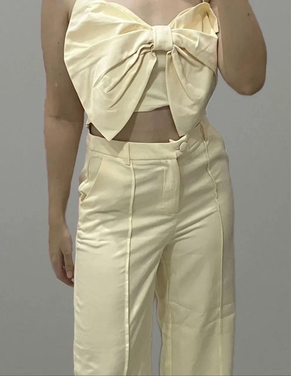 Conjunto de Alfaitaria Top de Laço e Calça com Bolso - Foto 2