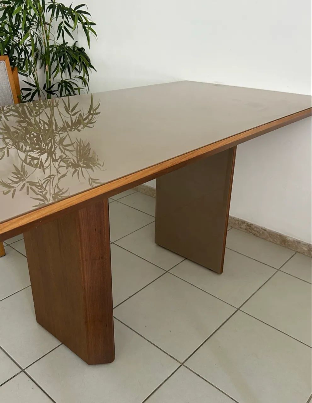OPORTUNIDADE: Mesa de madeira 
