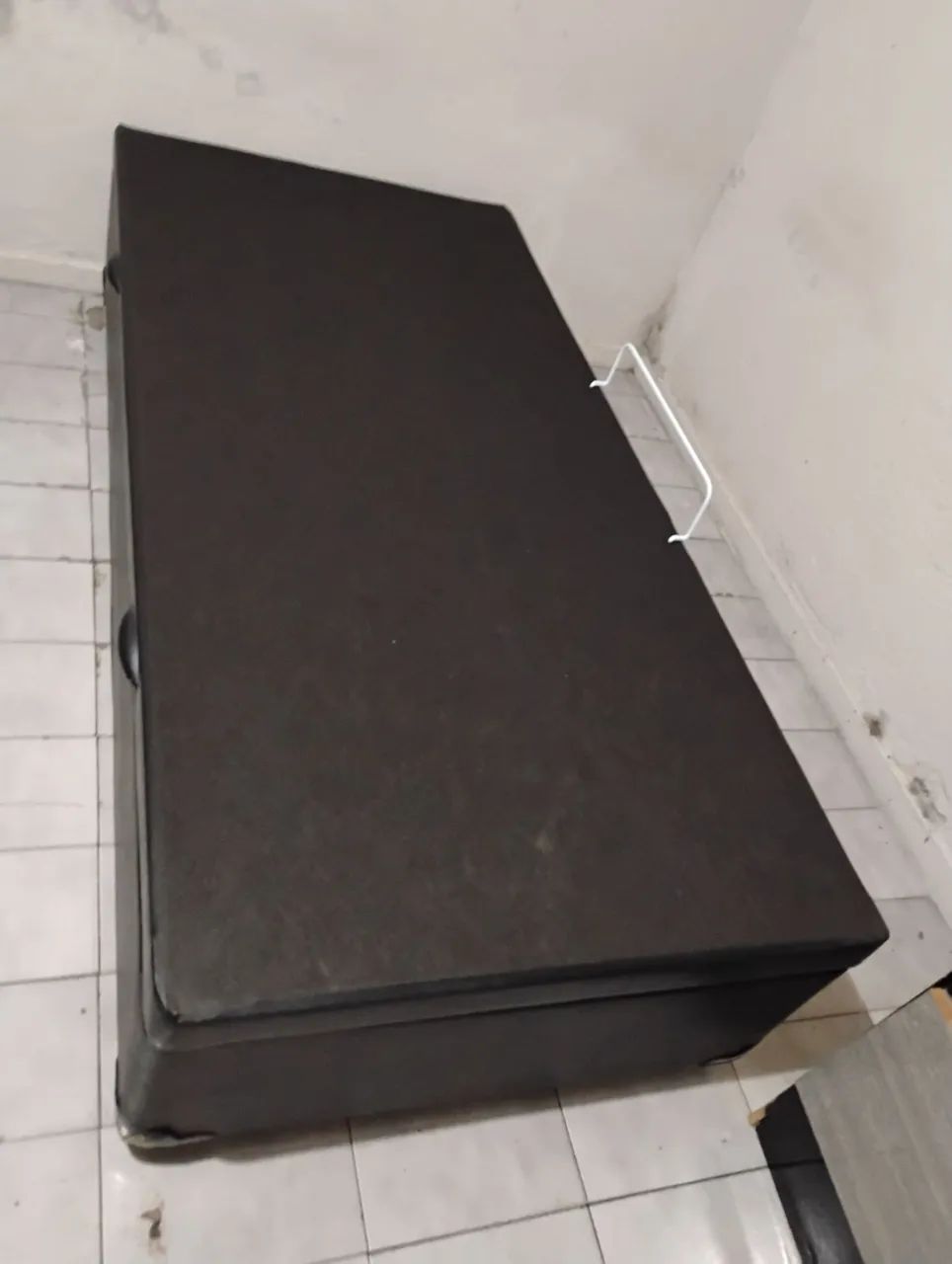 Vendo cama box com baú solteiro com colchão em ótimo estado de conservação  - Foto 2