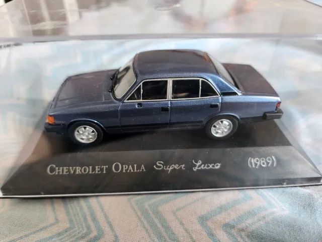 Opalas miniatura 1:43 - Foto 3