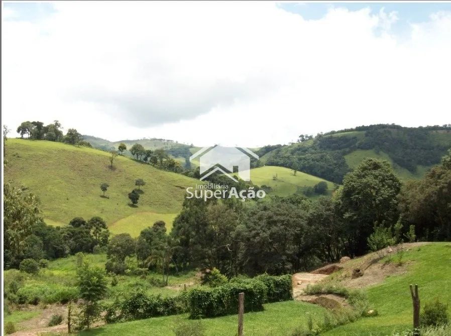 ÁREA RURAL COM 49.000 m² EM CAMANDUCAIA/MG.