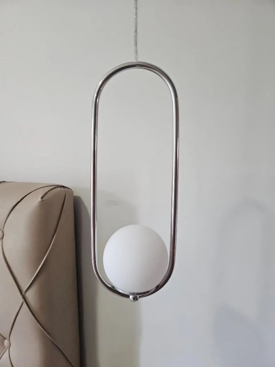 Kit 2 Pendentes Oval Para Quarto Cabeceira de Cama Branco Com Prata - Foto 2