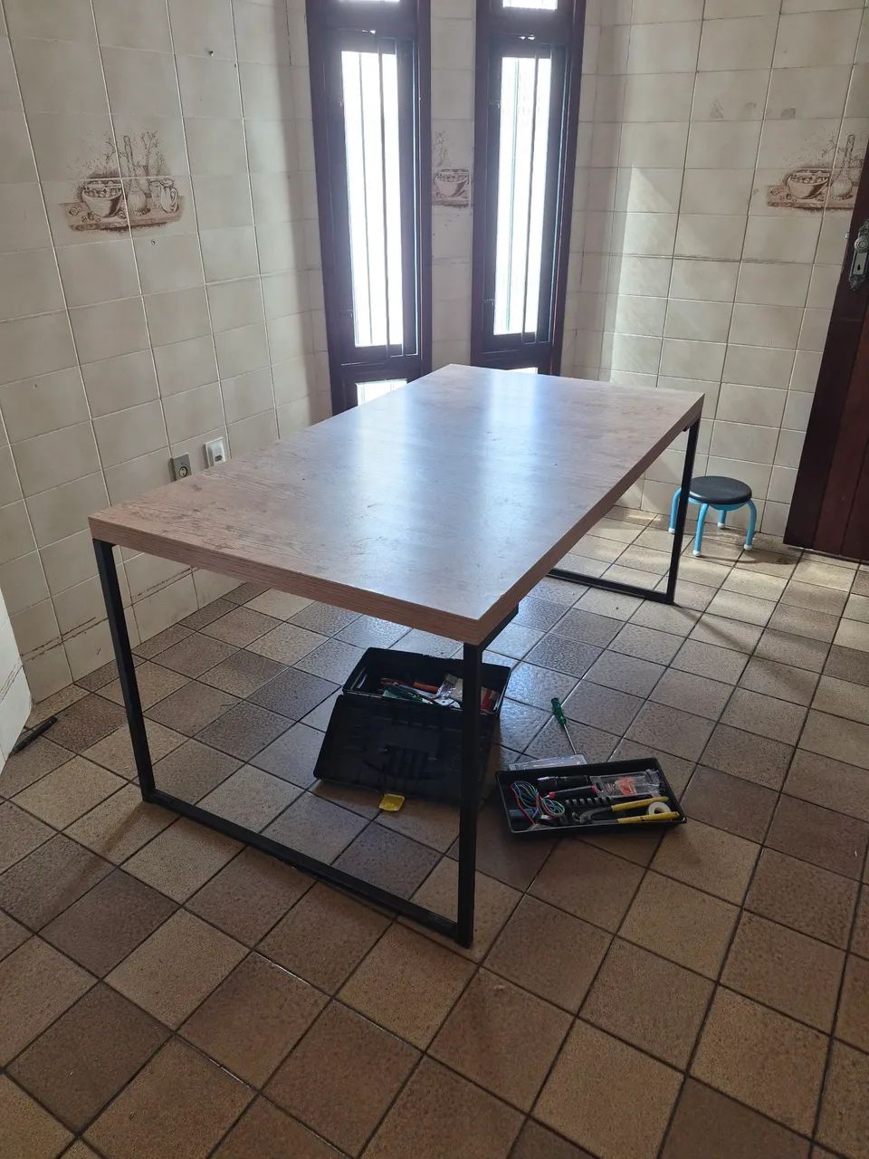 Mesa Retangular Estilo Industrial - Madeira e Ferro Preto - Foto 2
