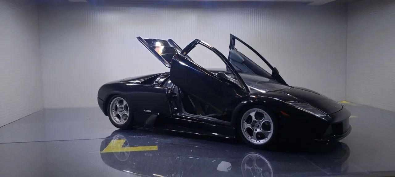 Lamborghini Murcielago AutoArt  - Foto 4
