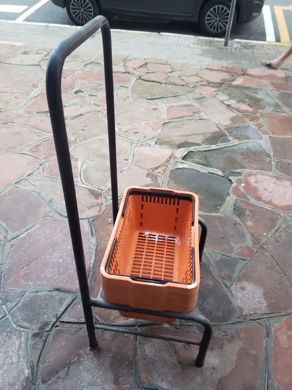 Cestos e suporte para loja - Foto 3