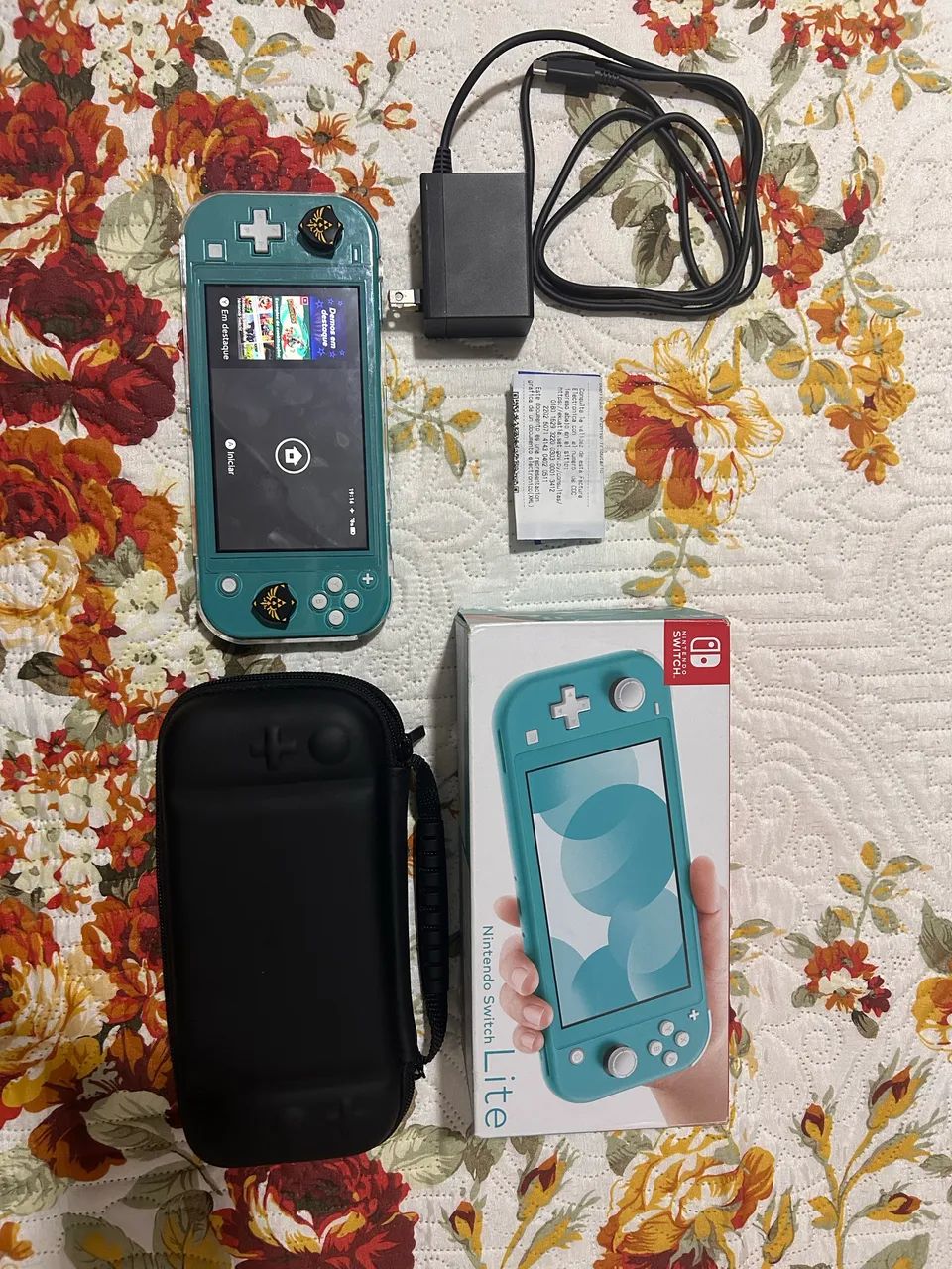 Switch Lite Bloquado (Semi Novo) + Cartão 64gb +1 mês  Nintendo Online  - Foto 2