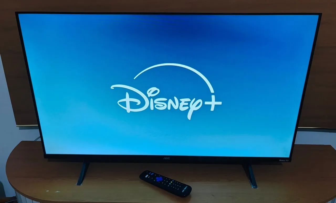 Smart tv Aoc Roku 40 polegadas impecável  - Foto 4