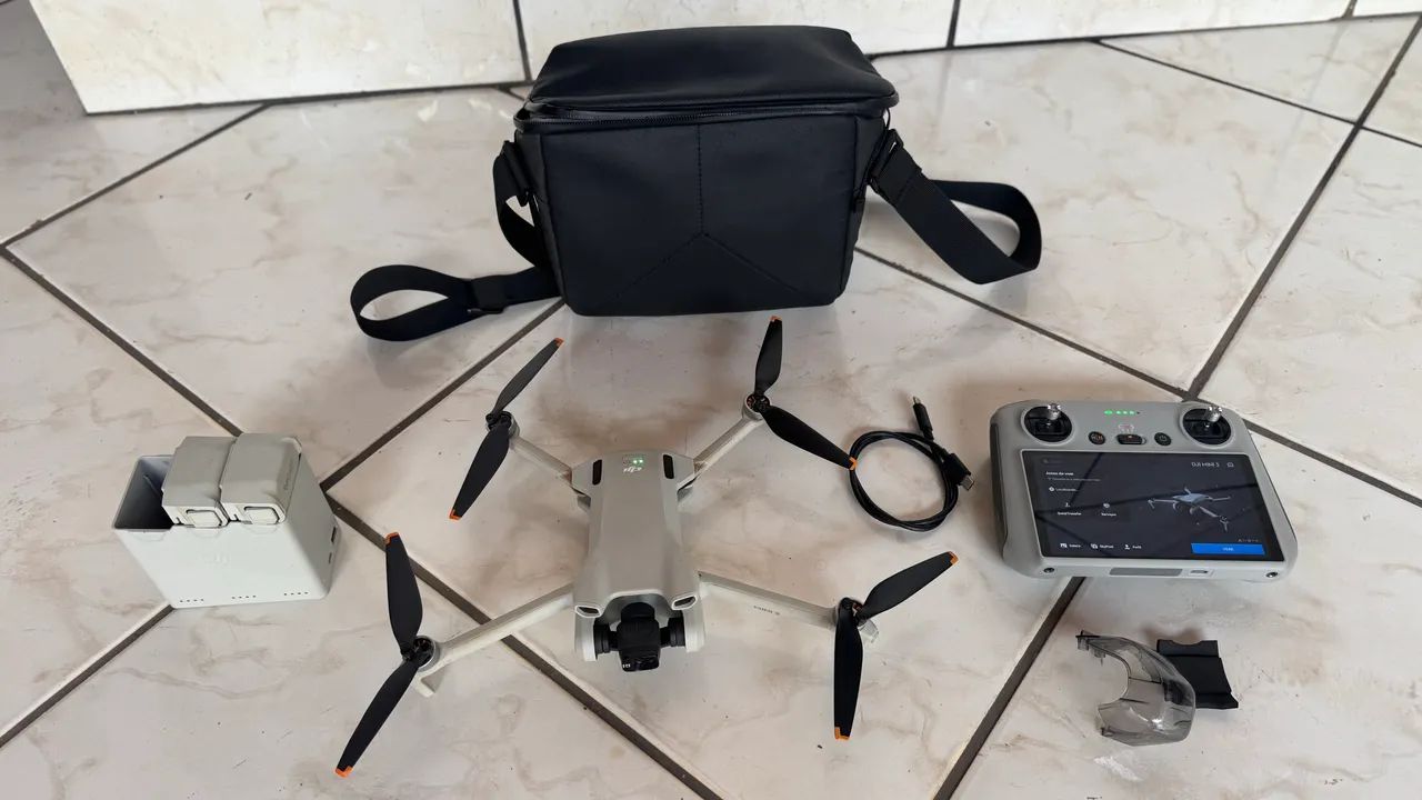 Drone DJI mini 3 com combo fly more.