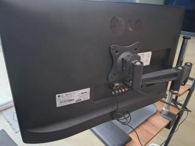TV / Monitor Smart LG 28 Polegadas incluso Suporte para Escrivaninha e Tela Privacidade - Foto 2