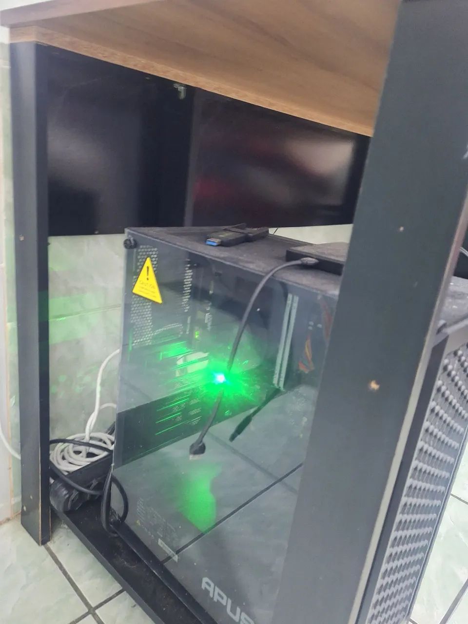 Vende-se pc gamer + mesa + cadeira - Foto 2