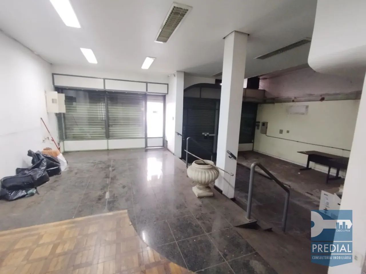 Salão Comercial e Casa com 5 quartos para Locação Centro, São Carlos