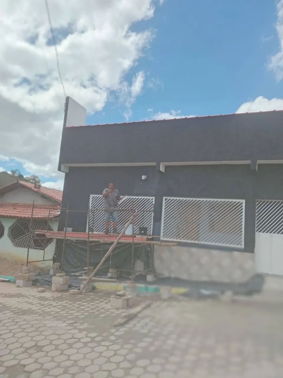 Estou precisando de 3 ajudantes de obras - Foto 2