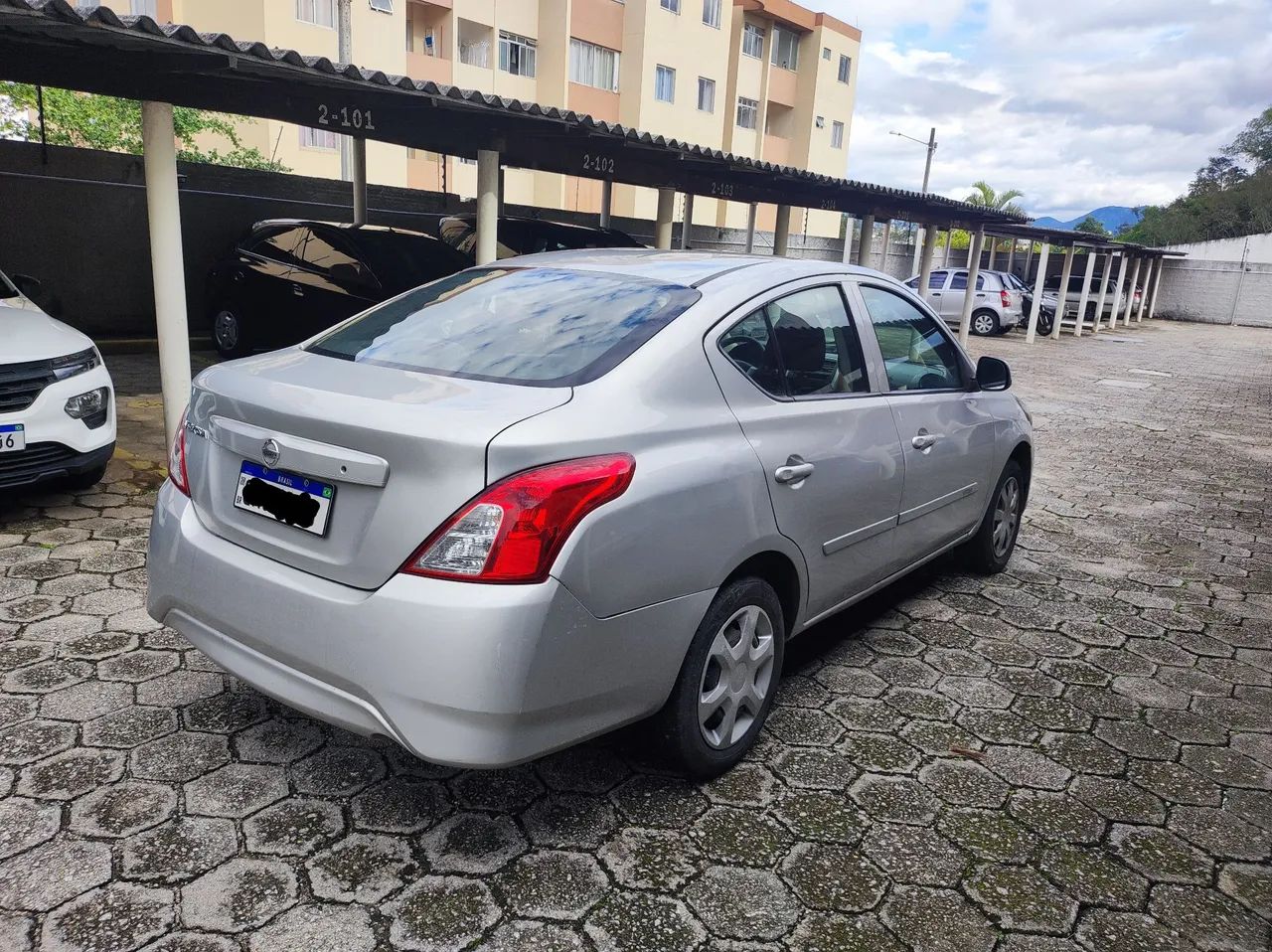 Nissan Versa 1.0 12V Flexstart 4P Mec. 2018 - Foto 2