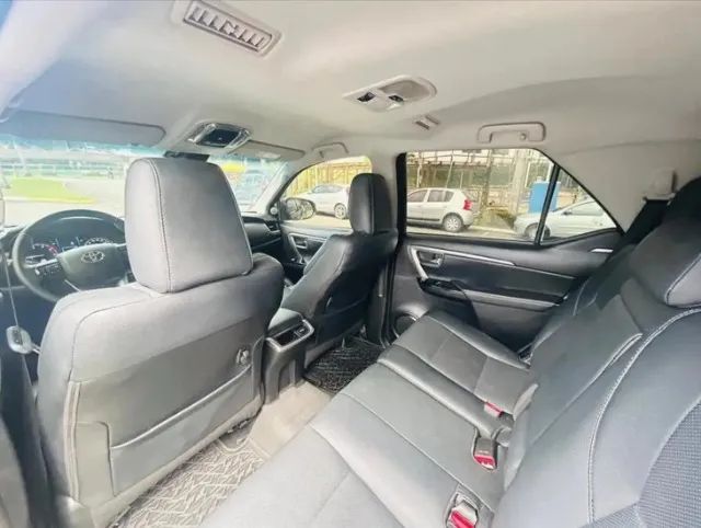 Toyota Hilux SW4 SRX Plat. 4X4 2.8 TB Die. Aut. 2024 - Foto 11