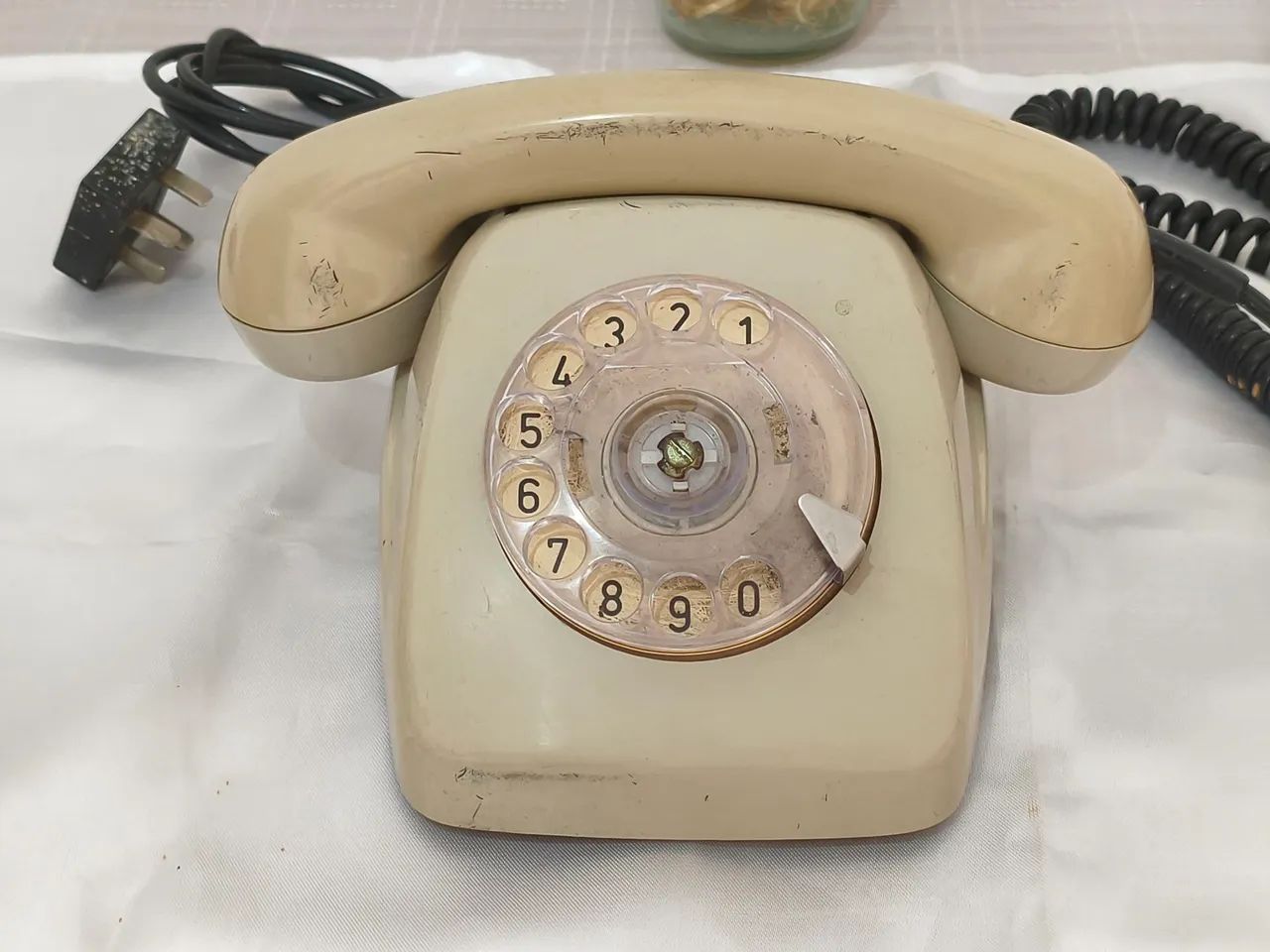 Tefones antigos para decoração.