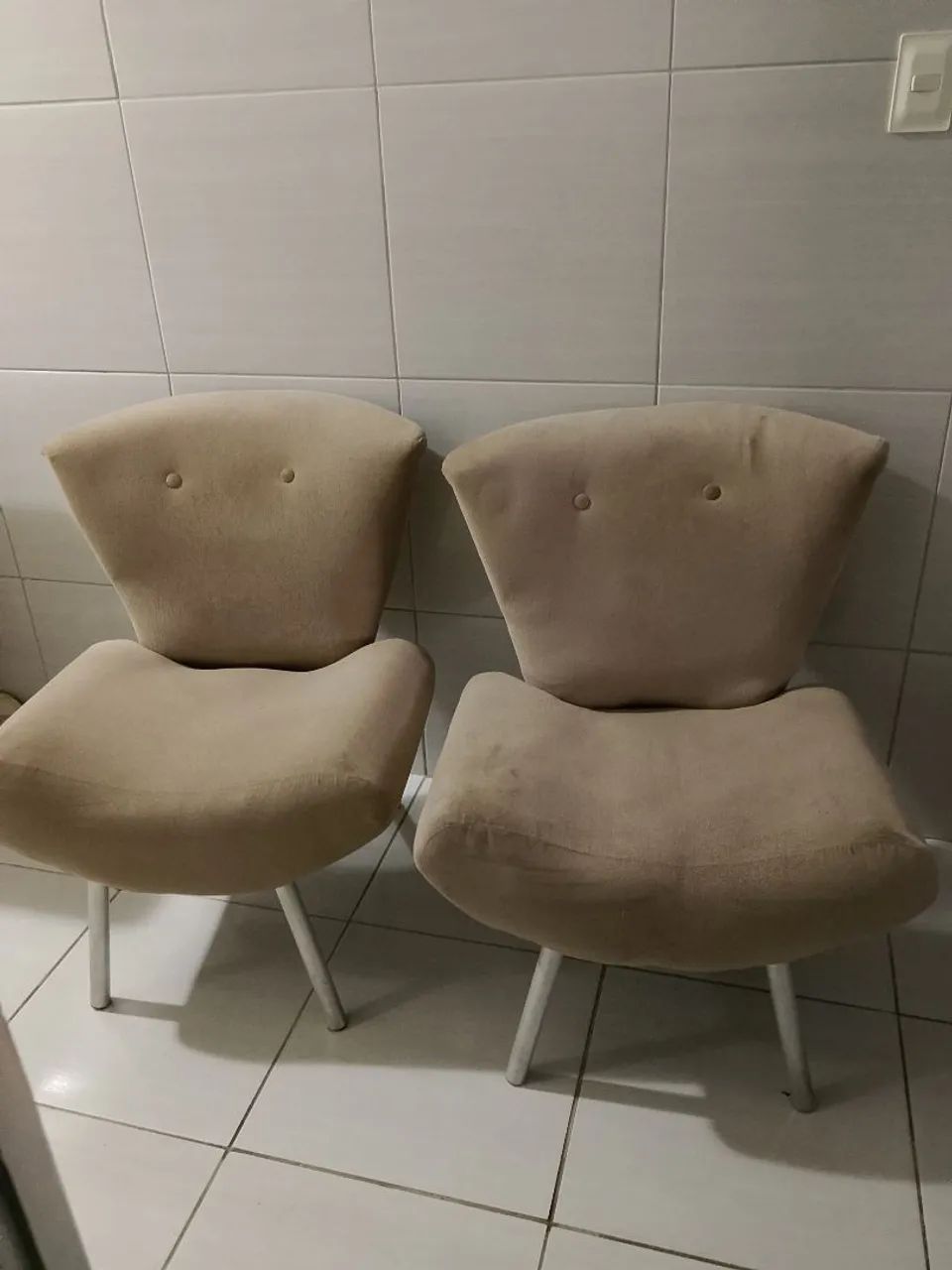 Vende-se Duas Cadeiras 9. *
