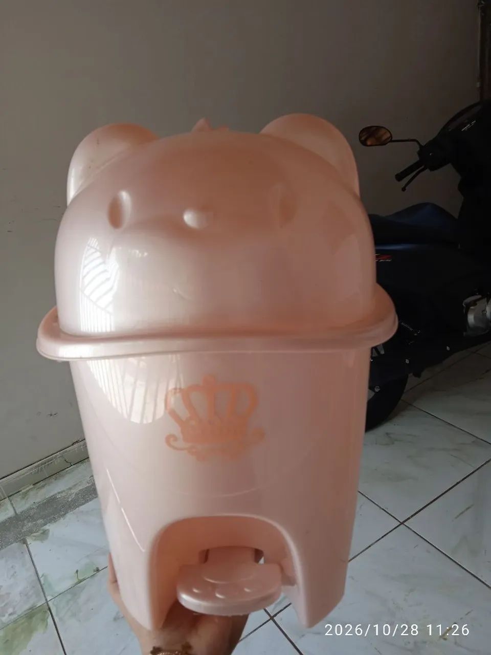 Lixeira para quarto de bebê 